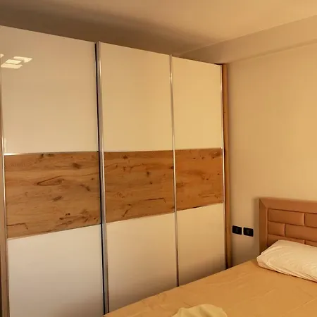Fiore Apartament *